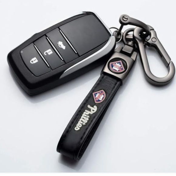 New Phillies 2pk Leather Car Keychain and Lanyard - Picture 2 of 4